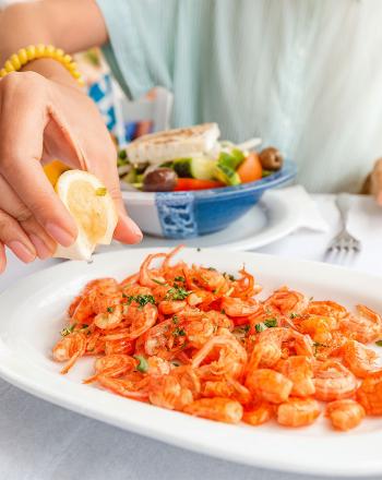 Taste Atlas: Ελληνικό το καλύτερο πιάτο με γαρίδες στον κόσμο 