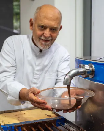 To Sunday Brunch του Athénée επιστρέφει με guest pastry chef τον Στέλιο Παρλιάρο