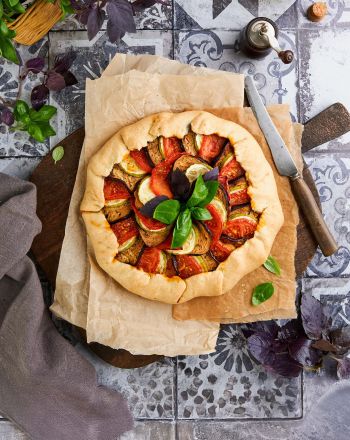Vegan γκαλέτ με ανοιξιάτικα λαχανικά Vegan γκαλέτ με λαχανικά
