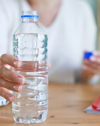 Επιβλαβές για την υγεία μας το εμφιαλωμένο νερό