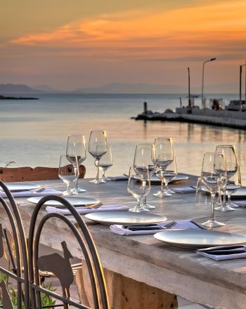Για καφέ, ποτό, φαγητό στην Αθηναϊκή Ριβιέρα