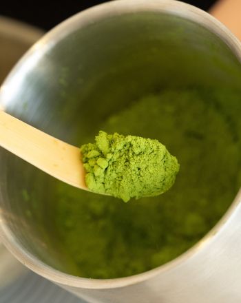 Η έκρηξη του matcha συνεχίζεται, αλλά μήπως η Ιαπωνία ξεμείνει από απόθεμα;