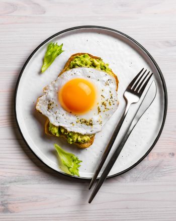Αβοκάντο τοστ (avocado toast) 
