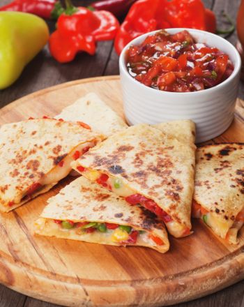 Quesadillas με τυρί και λαχανικά