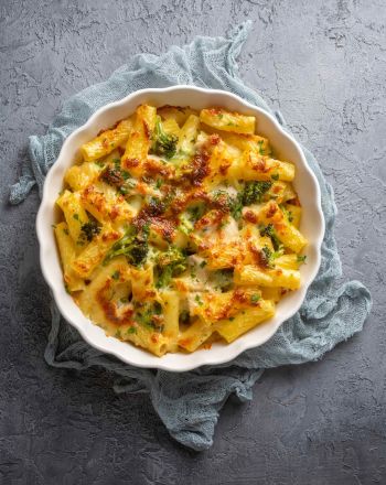 Ριγκατόνι στο φούρνο με μπρόκολο