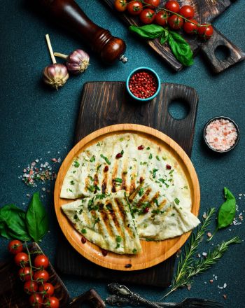 Flatbreads με πατάτα και σπανάκι