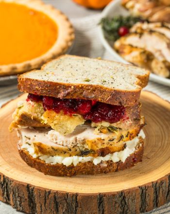 Moist maker sandwich: Η συνταγή για το σάντουιτς της Μόνικα από τα Φιλαράκια