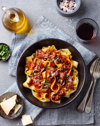 Μοσχαράκι ραγού με ταλιατέλες