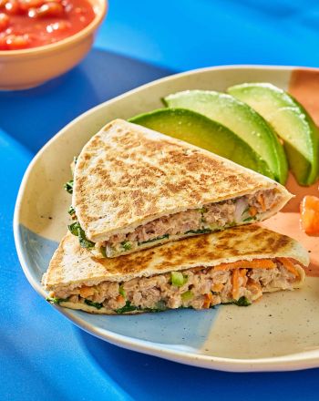 Quesadillas με τονοσαλάτα