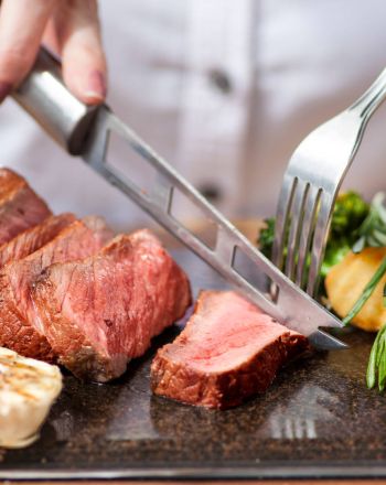 Το κόκκινο κρέας κάνει κακό; Γιατί η επιστήμη δεν δίνει ξεκάθαρη απάντηση