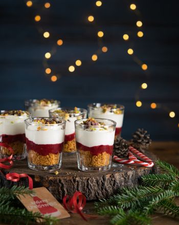 Parfait με μελομακάρονα, μαρμελάδα και γιαούρτι