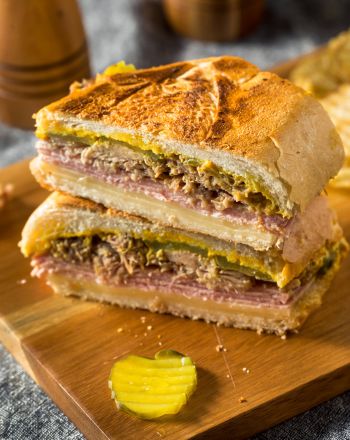 Σάντουιτς με χοιρινό που περίσσεψε 