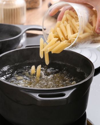 Πώς να μην ξεχειλίζει το νερό που βράζει στην κατσαρόλα