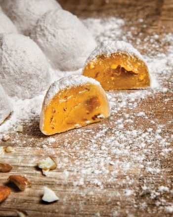 Γλυκό ακανές με καβουρδισμένο αμύλδαλο