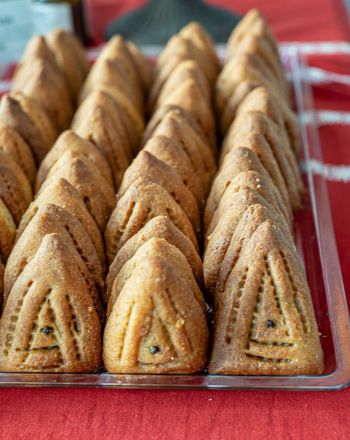 Παραδοσιακά ισλί από το εργαστήριο ζαχαροπλαστικής Δήμητρα Γουναρίδη