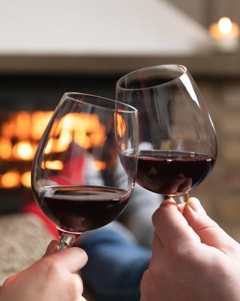 9 ελληνικές ετικέτες κρασιού να απολαύσεις πλάι στο τζάκι