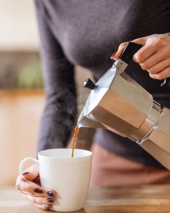 Πόση καφεϊνη είναι ασφαλές να καταναλώνεις;