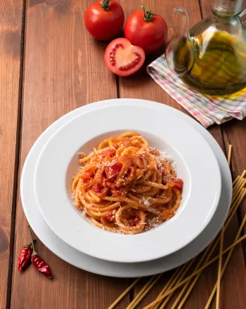 Σπαγγέτι αματριτσιάνα (amatriciana)