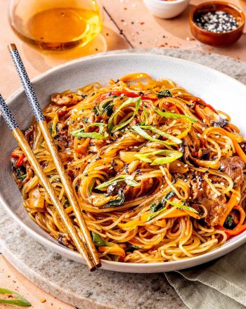 Japhae: Κορεάτικο stir fry με noodles