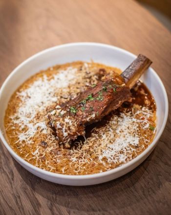 Μοσχαράκι γιουβέτσι στη Striggla στο Μαρούσι