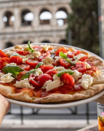 Vacationing ή traveling; Όταν το ταξίδι περνά από τη γεύση