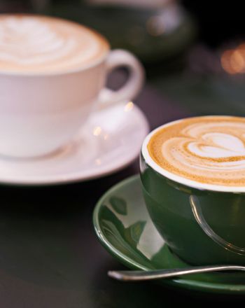 Cappuccino, latte, flat white: Ποιες οι διαφορές τους και πώς να τους φτιάξεις