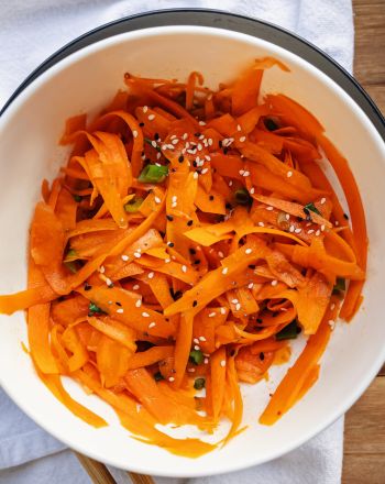 Carrot salad: Η viral σαλάτα με καρότο του TikTok