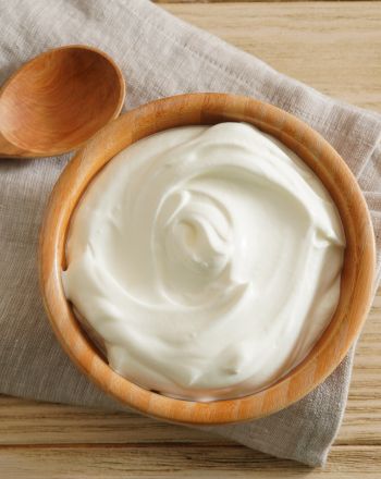 Γιαούρτι: Από πού προέρχεται η λέξη και πώς λέγεται στα ελληνικά; 