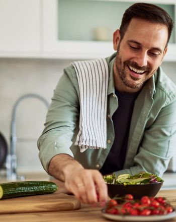 Τι τρώει μέσα στη μέρα ένας καρδιολόγος για καλύτερη υγεία της καρδιάς