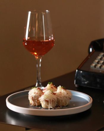 Ασφαλώς Και Δεν Πρέπει: Αφιερωμένες οι Κυριακές του Μαρτίου στις γυναίκες οινοπαραγωγούς