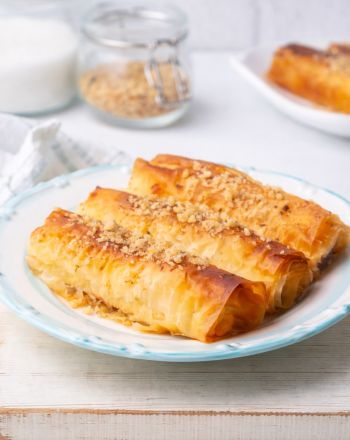 Μπουρεκάκια με γλυκιά μυζήθρα