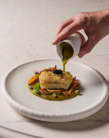 Deos: Για μια βραδιά γεμάτη σάτιρα και ωραίες γεύσεις 