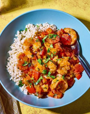 Γαρίδες με πιπεριές και γάλα καρύδας