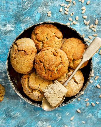 Νηστίσιμα μπισκότα με ταχίνι και χαλβά