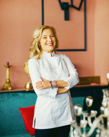 Η Ντίνα Νικολάου ετοιμάζει το νέο της εστιατόριο στην Πανόρμου