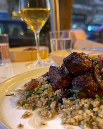 Dhalia: Το νέο εστιατόριο στην οδό Μεναίχμου