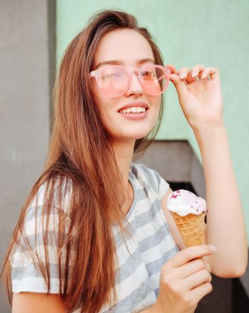 Γιατή η Gen Z έχει κόλλημα με τα γλυκά