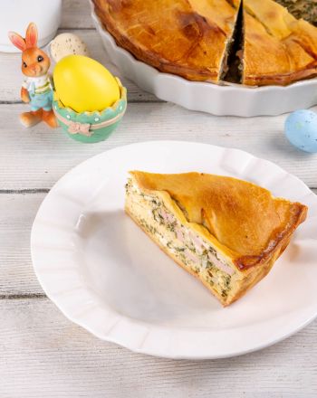 Πασχαλινή κρεατόπιτα με αρνί και τυριά