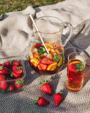 Pimm’s με φρούτα και δυόσμο