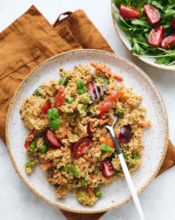 Ζεστή σαλάτα με κουσκούς και λαχανικά