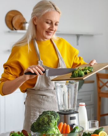 7 θρεπτικά συστατικά που σου είναι ακόμη πιο απαραίτητα όσο μεγαλώνεις