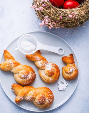 Τσουρεκάκια λαγουδάκια