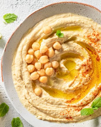 Χούμους: Πόσο υγιεινό είναι τελικά και τι χρειάζεται προσοχή