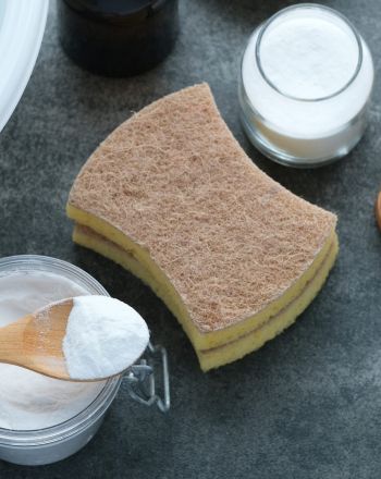 Το DIY καθαριστικό με 3 υλικά που έχεις στην κουζίνα και καθαρίζει λίπη και βρωμιά