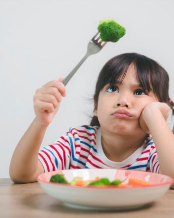 Picky eaters: Τι είναι η επιλεκτική σίτιση στα παιδιά και πώς να την αντιμετωπίσεις