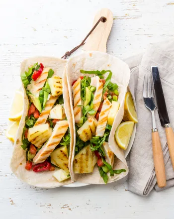 Tacos με κοτόπουλο & καπνιστή πάπρικα 