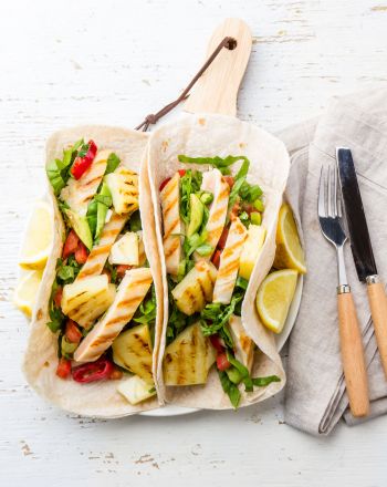 Tacos με κοτόπουλο & καπνιστή πάπρικα 