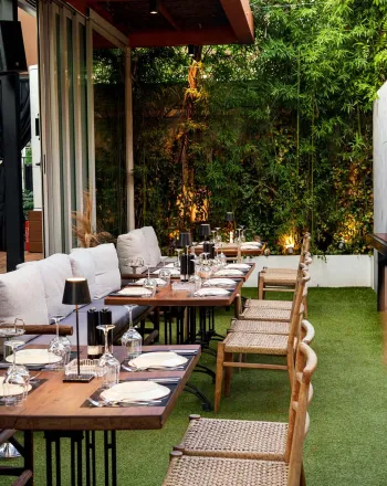 Chalet Politeia: Συνδυάζει καλό φαγητό και θερινό σινεμά για παιδιά κάτω από τα αστέρια