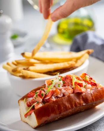 Lobster roll 