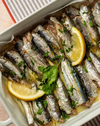 Σαρδέλες και γαύρος, αντί για σολομό; Τι αποκαλύπτει νέα έρευνα για τα θρεπτικά συστατικά τους